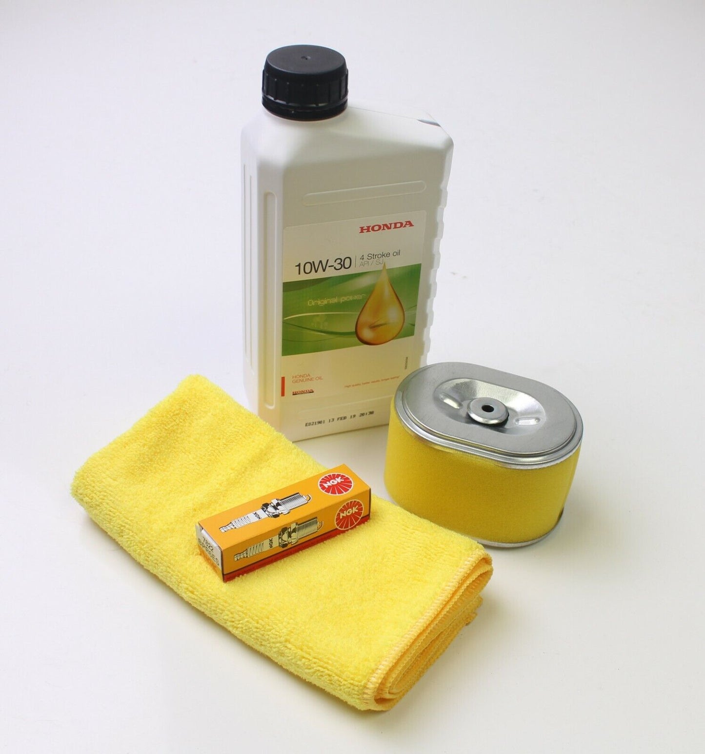 Honda GX140 GX160 GX200 Service Kit. Air Filter, NGK Plug, 1L Honda Oil & Cloth